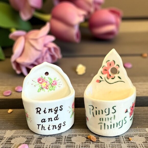 1940's Rings and Things Wall Pockets - Picture 1 of 12